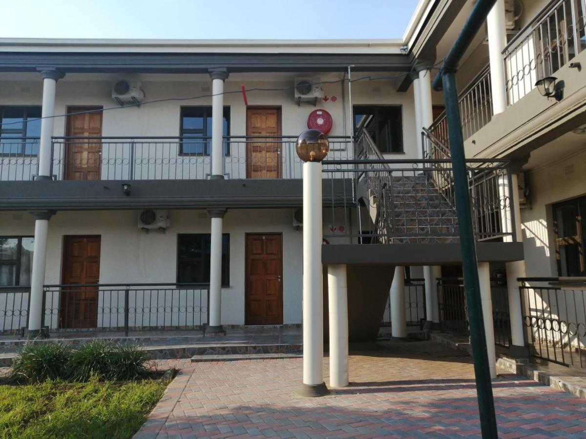 קלרקסדורפ Lala Poa Guest House מראה חיצוני תמונה