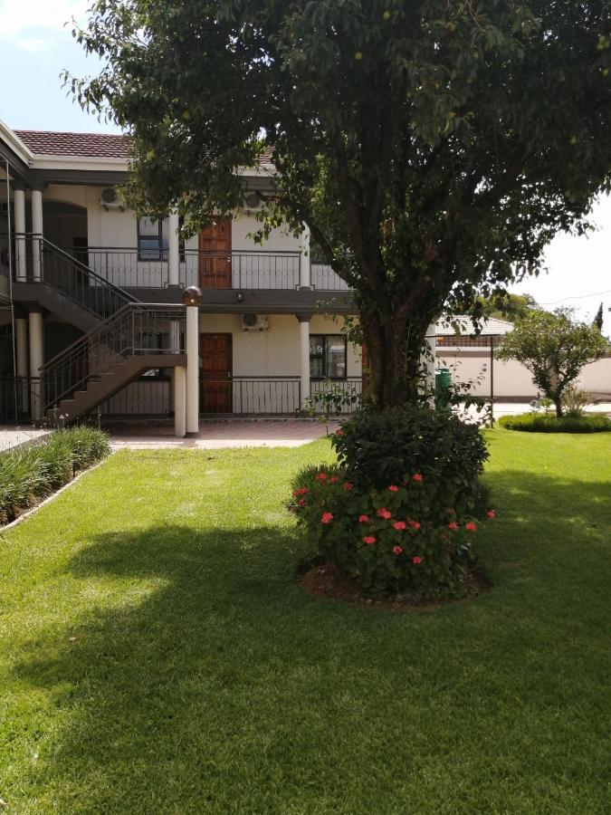 קלרקסדורפ Lala Poa Guest House מראה חיצוני תמונה