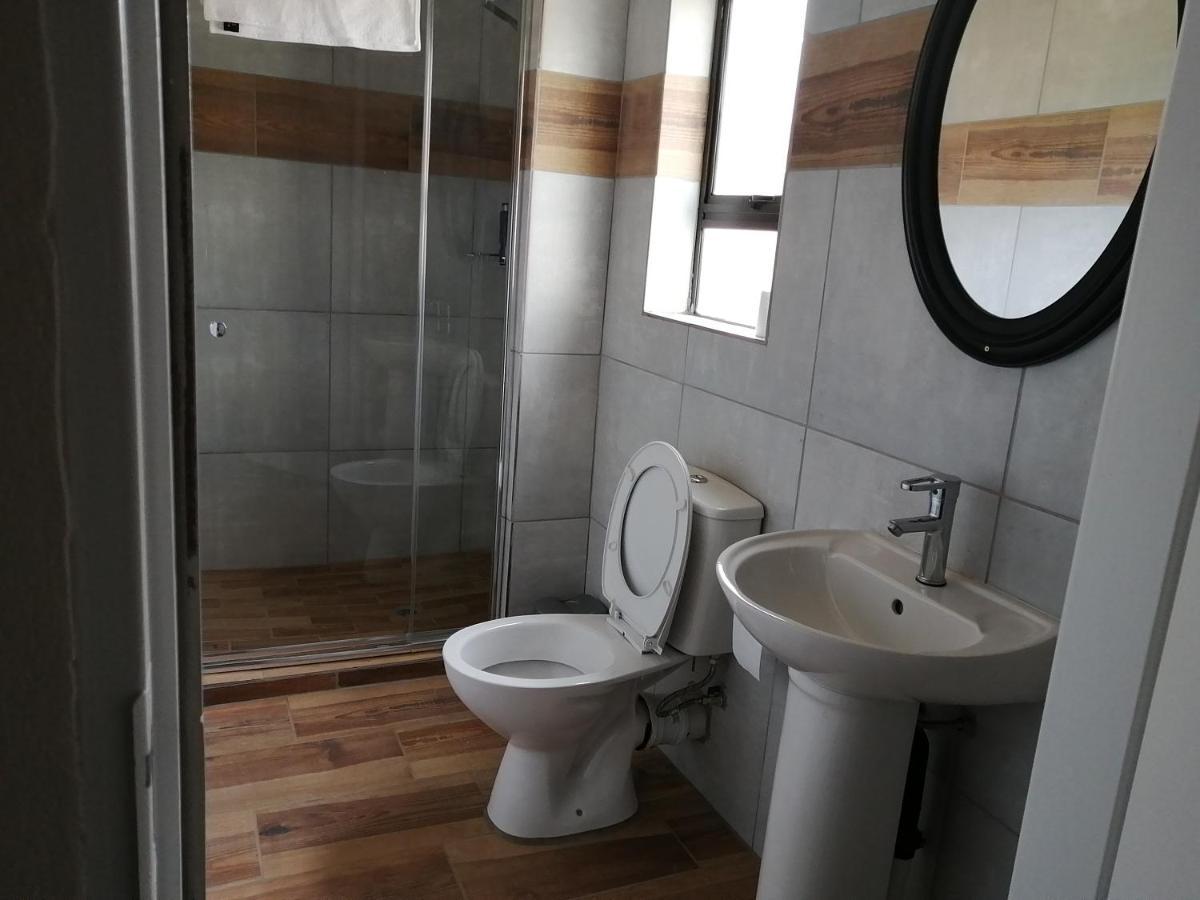 קלרקסדורפ Lala Poa Guest House מראה חיצוני תמונה