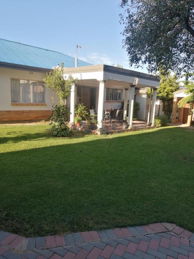 קלרקסדורפ Lala Poa Guest House מראה חיצוני תמונה