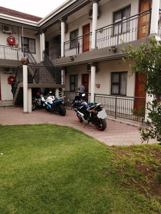 קלרקסדורפ Lala Poa Guest House מראה חיצוני תמונה