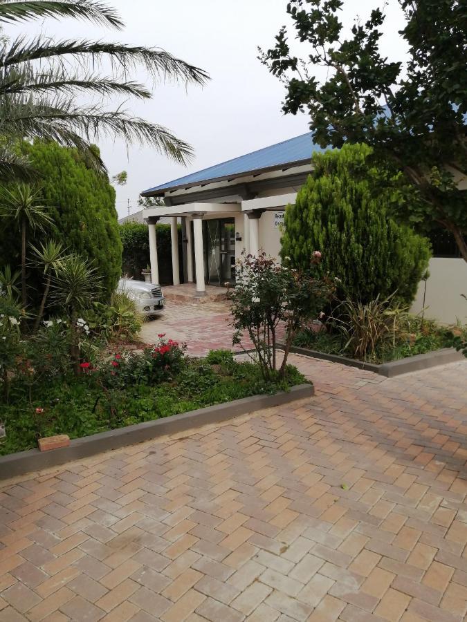 קלרקסדורפ Lala Poa Guest House מראה חיצוני תמונה