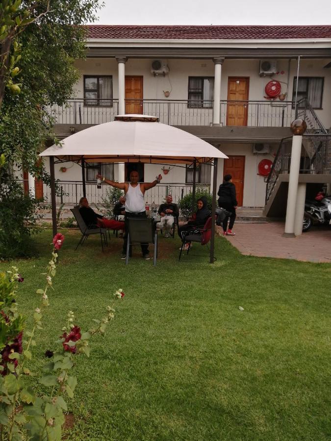 קלרקסדורפ Lala Poa Guest House מראה חיצוני תמונה